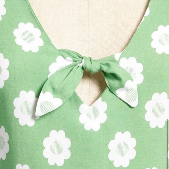 ModCloth Marketing My Words A-Line Dress in Green with White Daisy. Size 4. NWT! - Picture 3 of 11
